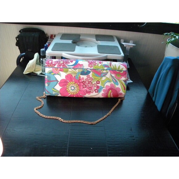 Trina Turk Summer Floral Clutch Bag NWT L12"xH2.5"xW5" Vegan - Picture 2 of 10